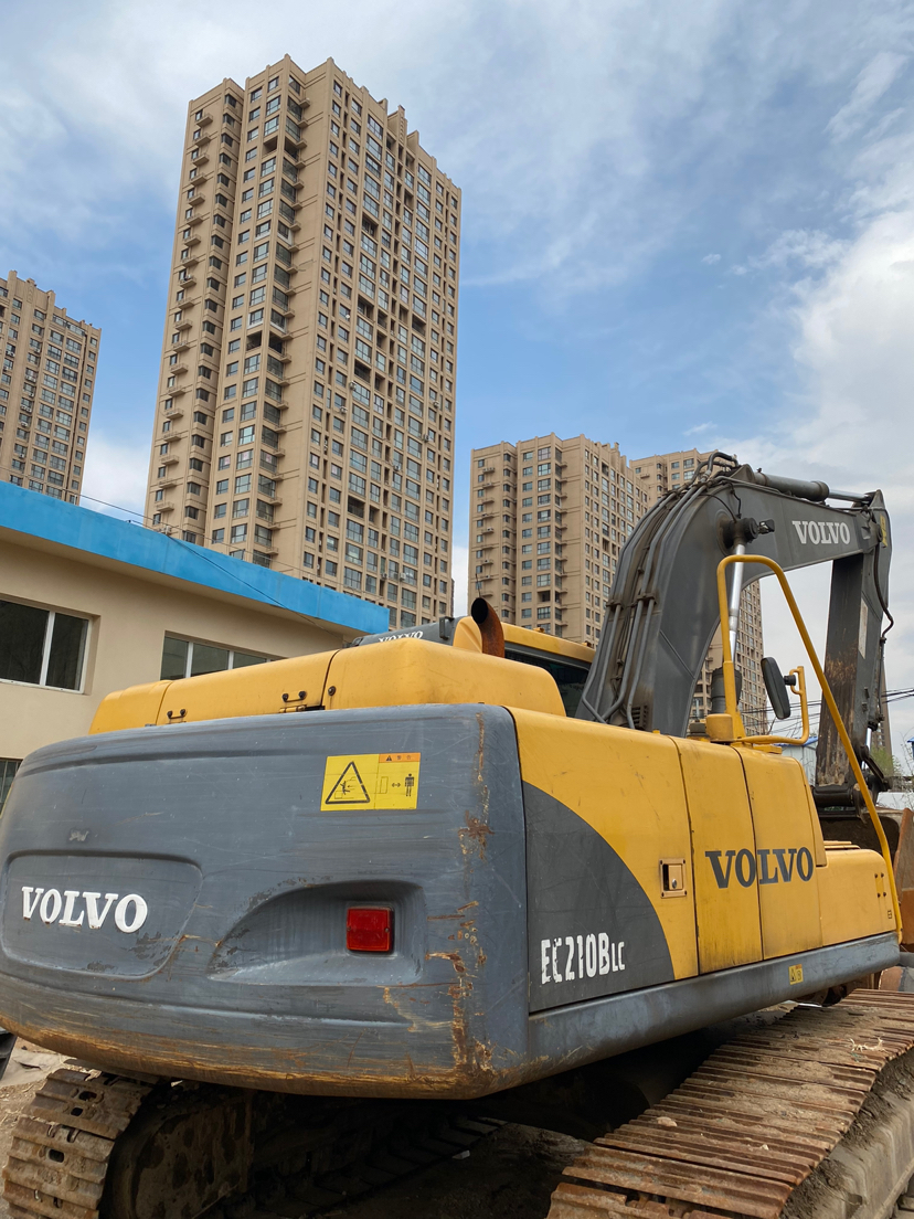 沃尔沃ec210blc挖掘机