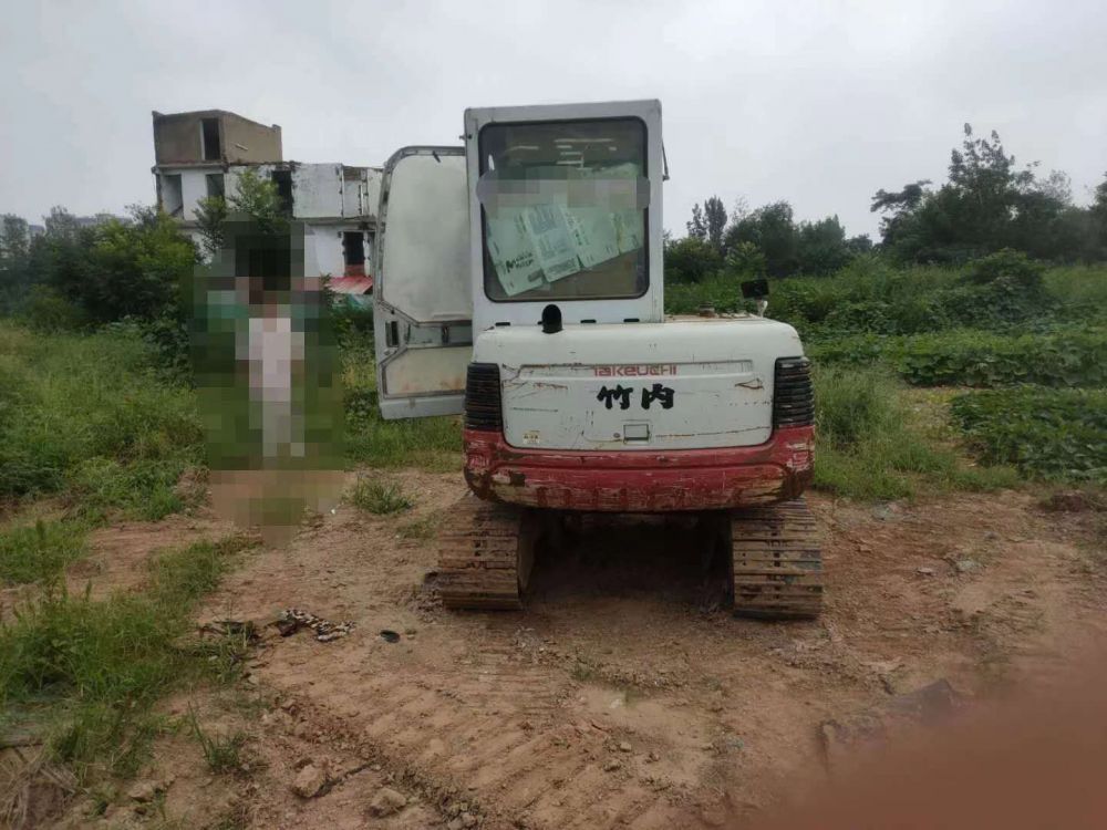 竹内tb150挖掘机